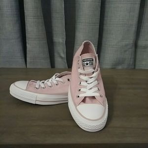 Brand new! Pink Converse All Stars as 6.5